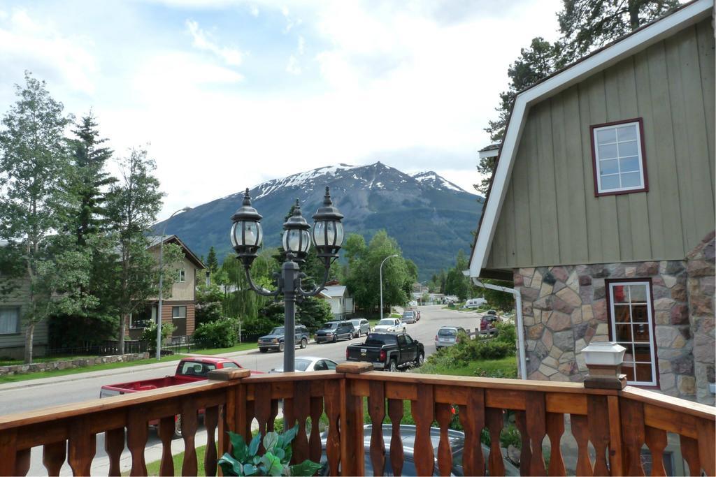 Celtic Haven Hotel Jasper National Park Exterior photo